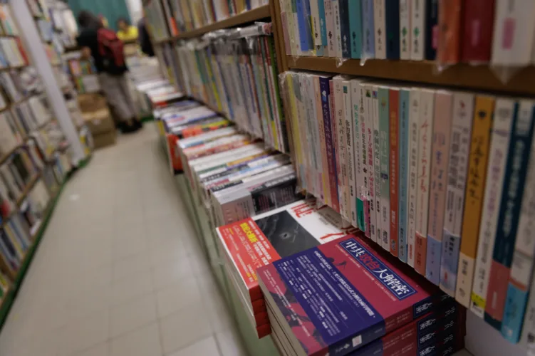 Hong Kong’s independent bookstores, a refuge for Chinese readers, are under threat